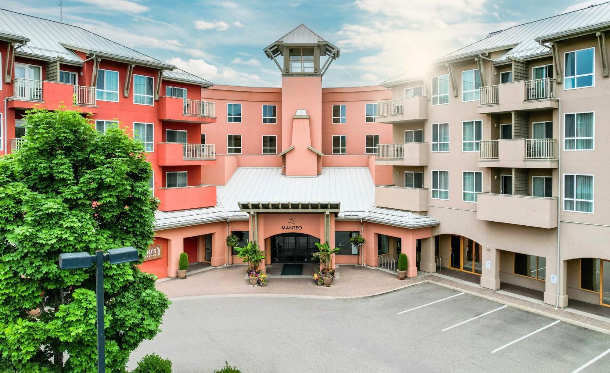 แมนเทโอ รีสอร์ต Hotel เคโลว์นา ภายนอก รูปภาพ
