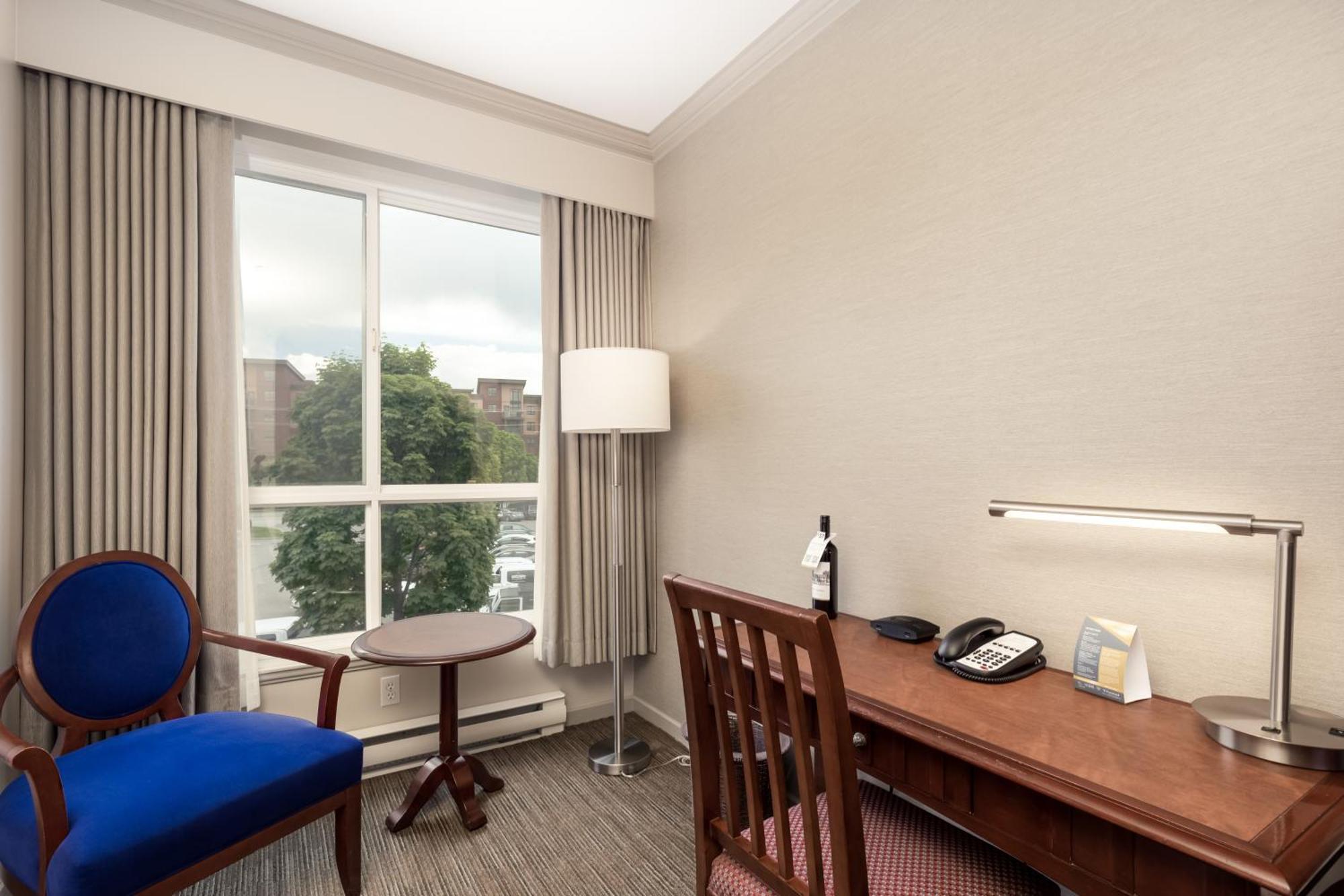 แมนเทโอ รีสอร์ต Hotel เคโลว์นา ภายนอก รูปภาพ