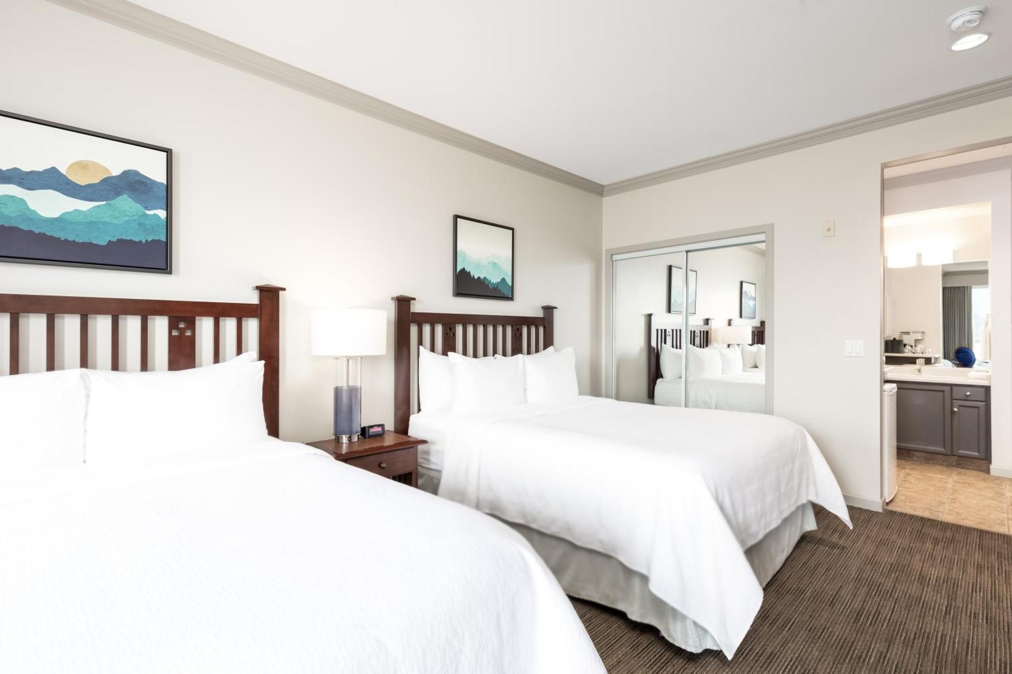 แมนเทโอ รีสอร์ต Hotel เคโลว์นา ภายนอก รูปภาพ