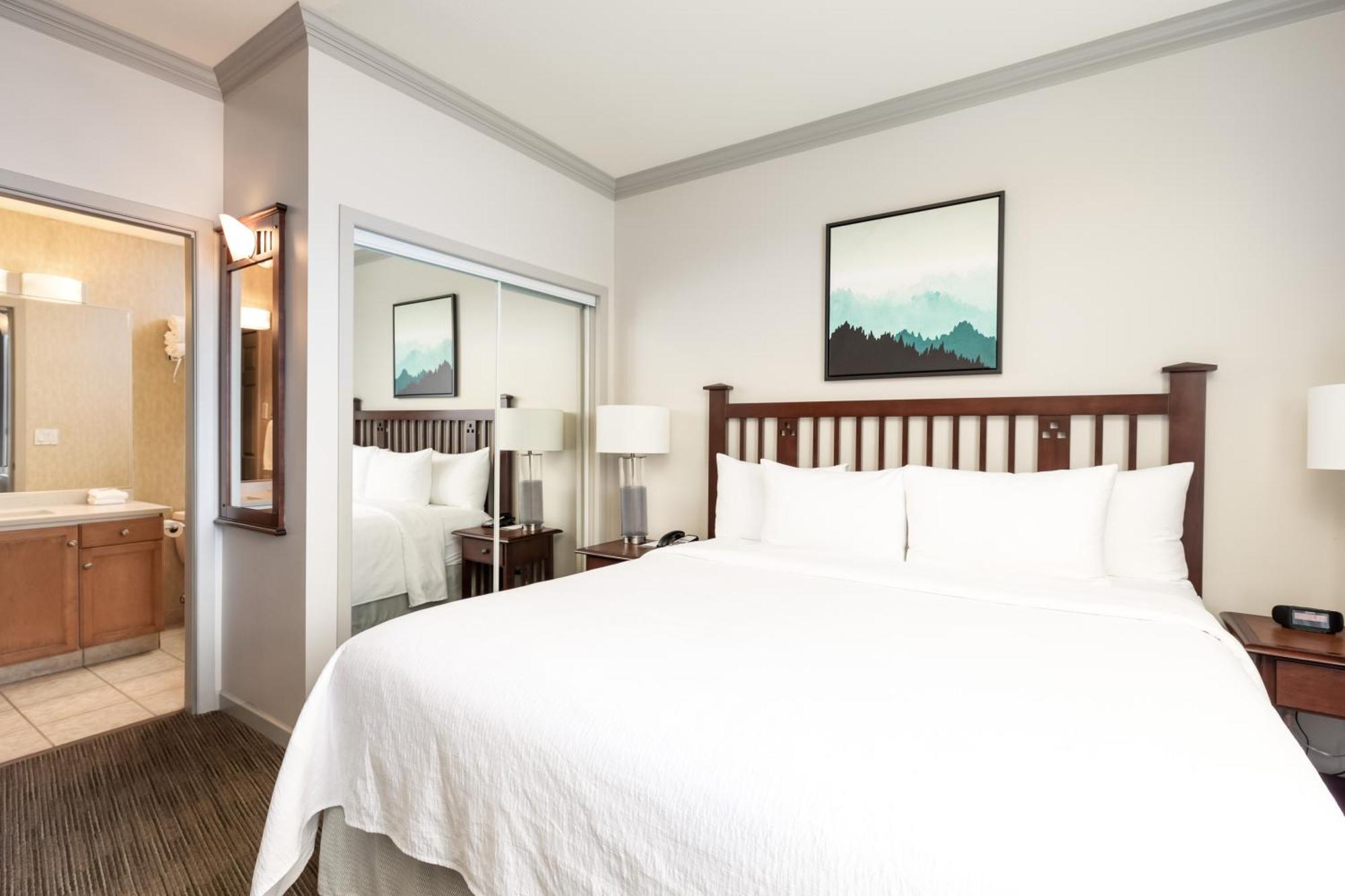 แมนเทโอ รีสอร์ต Hotel เคโลว์นา ภายนอก รูปภาพ