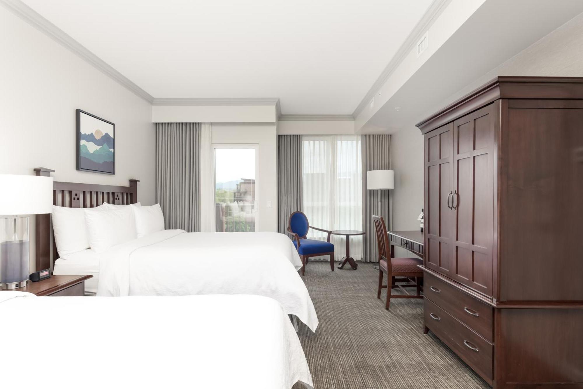 แมนเทโอ รีสอร์ต Hotel เคโลว์นา ภายนอก รูปภาพ